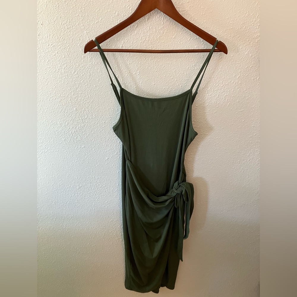 NWT ribbed Dress with Tie